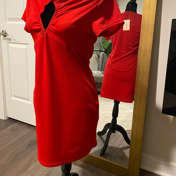 MISSGUIDED Keyhole Mini Dress NWT - Picture 2 of 8